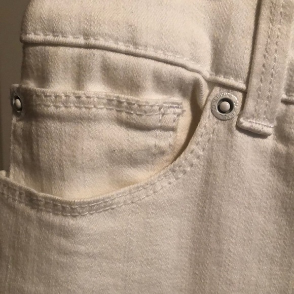 🛑SOLD📦 • CHICO’S So Slimming White Jeans - Picture 2 of 5